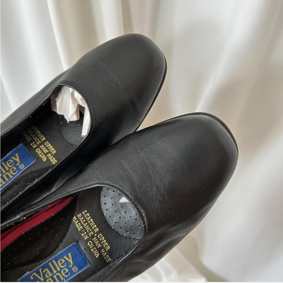 Vintage Black Valley Lane leather Upper slip-on loafers size 8M. - Picture 5 of 8